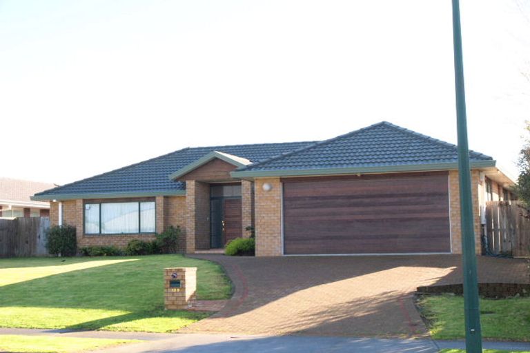 Photo of property in 120 Golfland Drive, Golflands, Auckland, 2013