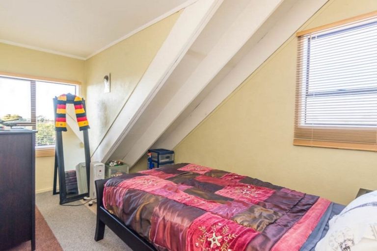 Photo of property in 20 Barrys Road, Glendene, Auckland, 0602