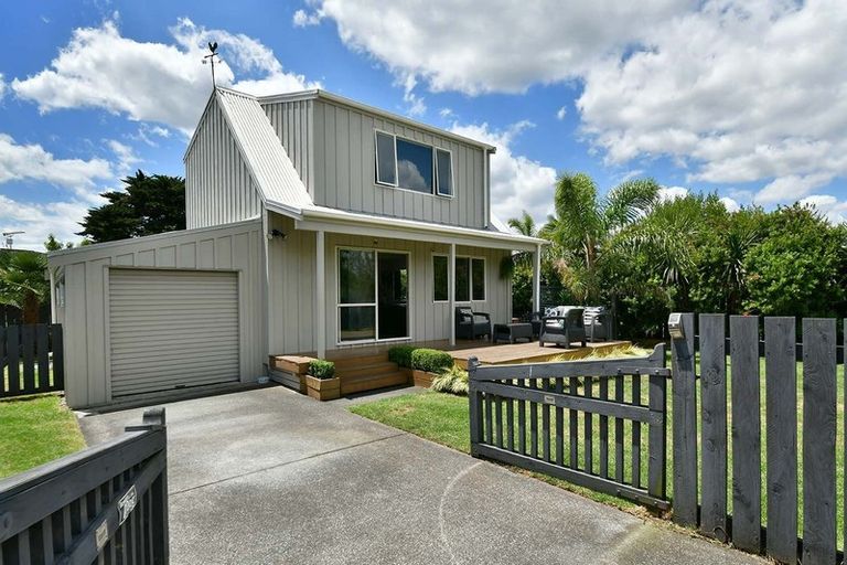Photo of property in 53 Springs Road, Parakai, 0830