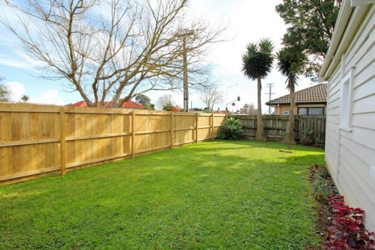 Photo of property in 1/5 Henwood Road, Mangere East, Auckland, 2024