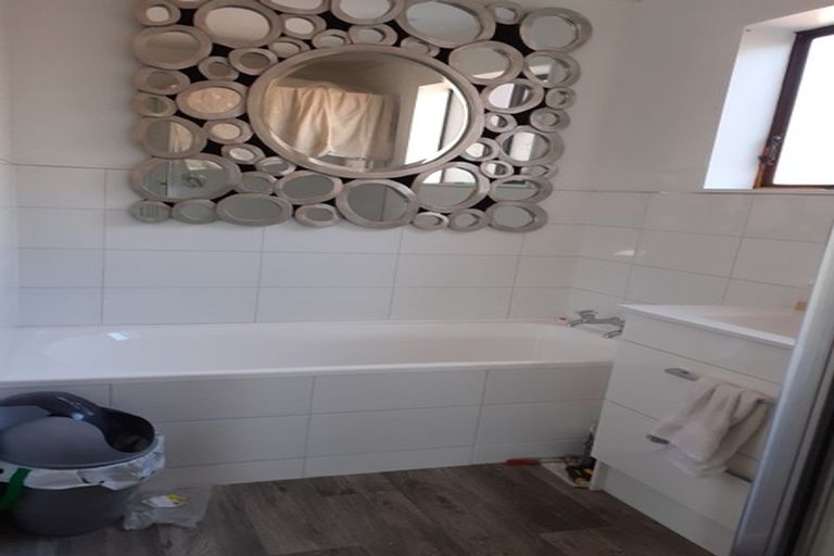 Photo of property in 1/31 Oregon Drive, Maoribank, Upper Hutt, 5018