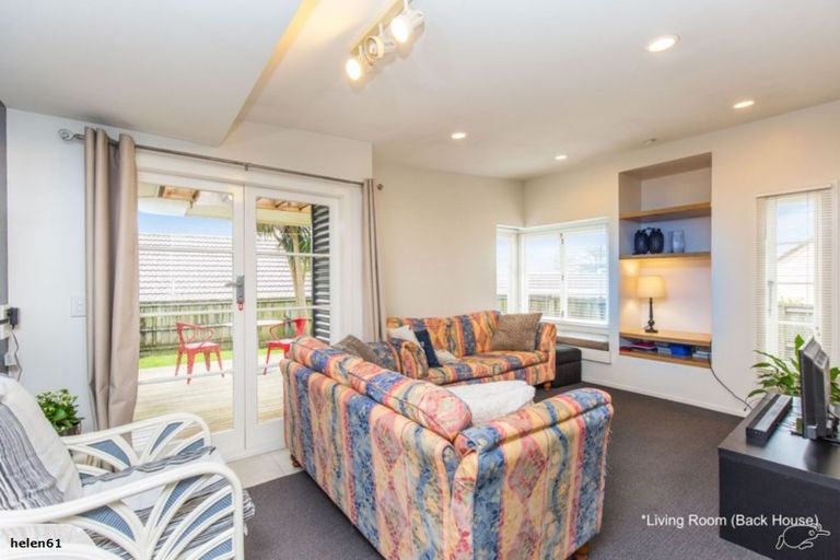 Photo of property in 22 Botany Road, Howick, Auckland, 2010