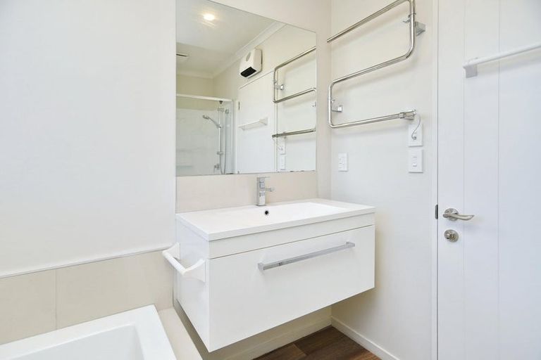 Photo of property in 2/62 Vivian Street, Burwood, Christchurch, 8083