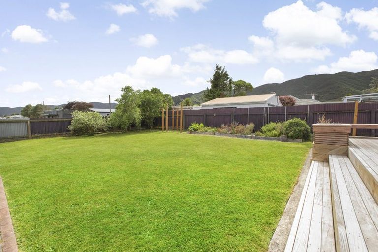 Photo of property in 28 Russell Road, Wainuiomata, Lower Hutt, 5014