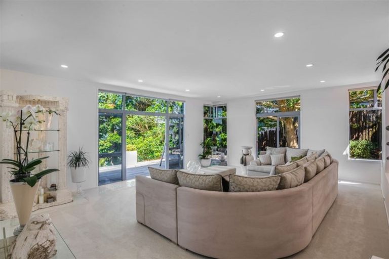 Photo of property in 7 Gigi Place, Conifer Grove, Takanini, 2112