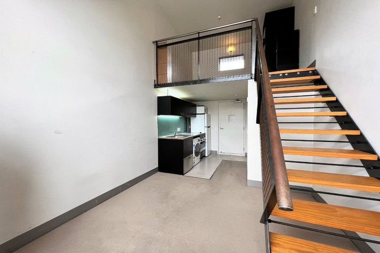 Photo of property in Urbane Apartments, 50/29 Webb Street, Mount Cook, Wellington, 6011