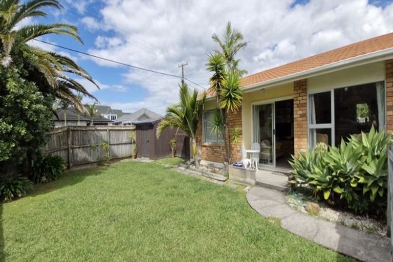 Photo of property in 1/34 Walton Street, Red Beach, 0932