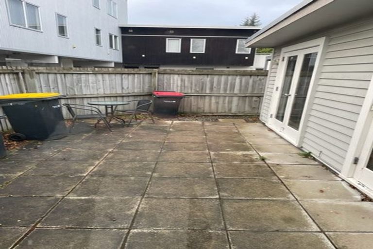 Photo of property in 4/6 Defoe Place, Waltham, Christchurch, 8023