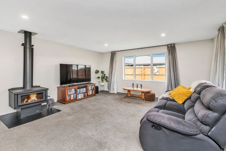 Photo of property in 30 Burnham School Road, Rolleston, 7614