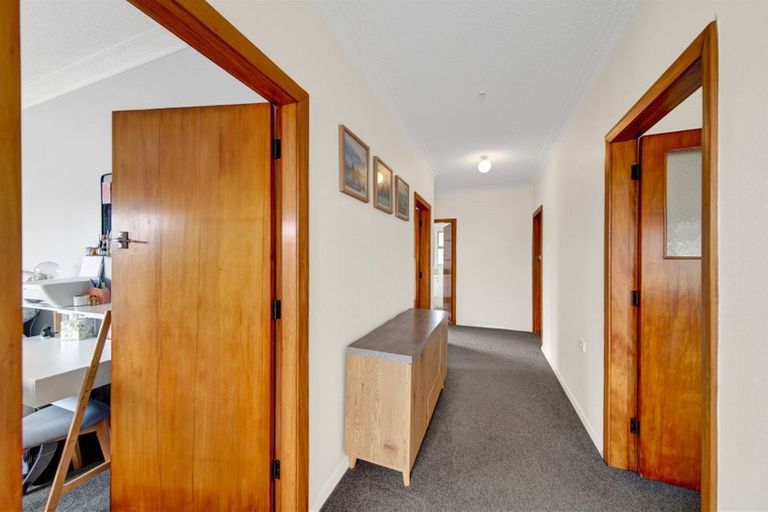 Photo of property in 16 Collins Street, Hawera, 4610