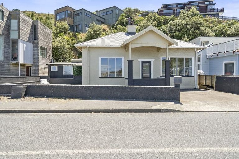 Photo of property in 72 Owhiro Bay Parade, Owhiro Bay, Wellington, 6023