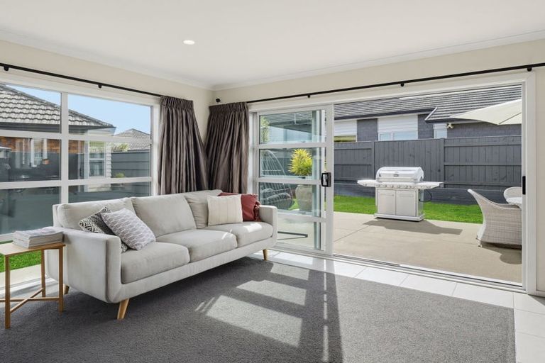 Photo of property in 9 Majestic Way, Kelvin Grove, Palmerston North, 4414