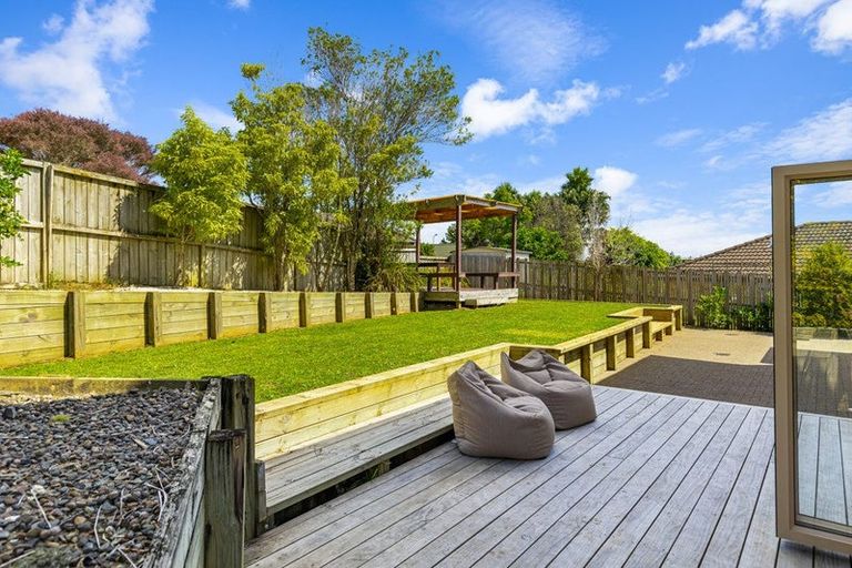 Photo of property in 54 Black Teal Close, Unsworth Heights, Auckland, 0632