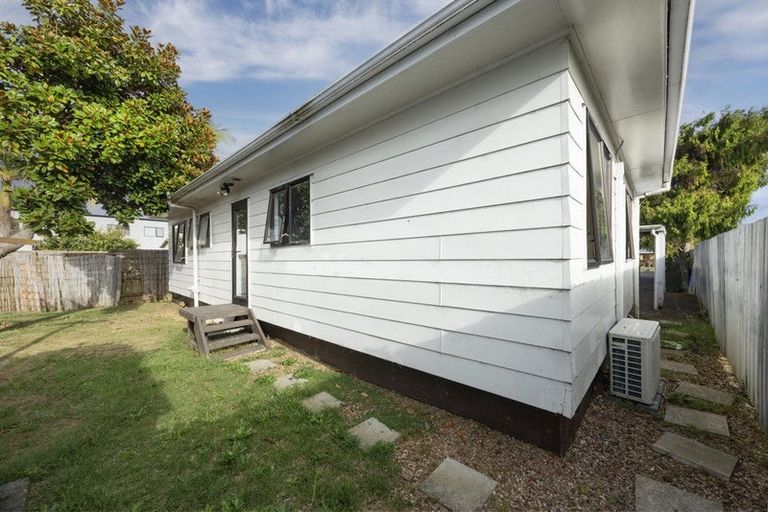 Photo of property in 2/9 Cornwall Road, Mangere, Auckland, 2022