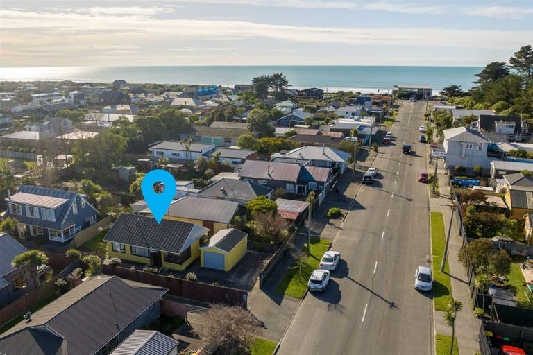 Photo of property in 1/62 Bowhill Road, New Brighton, Christchurch, 8083