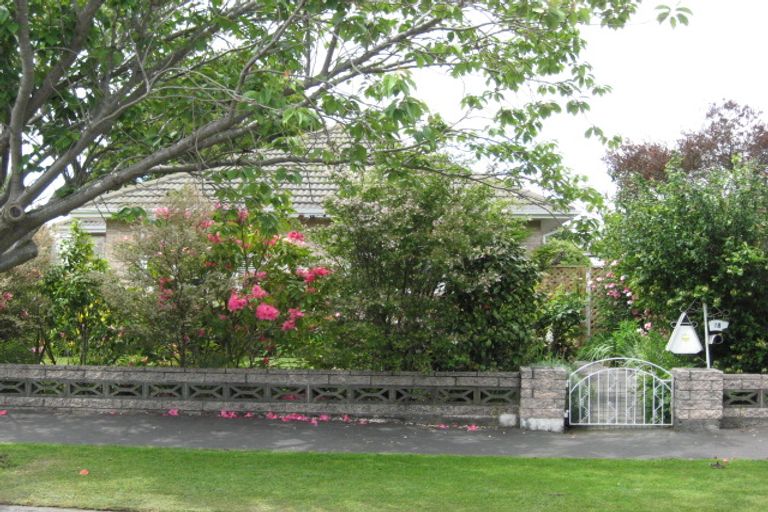 Photo of property in 18 Charlcott Street, Burnside, Christchurch, 8053