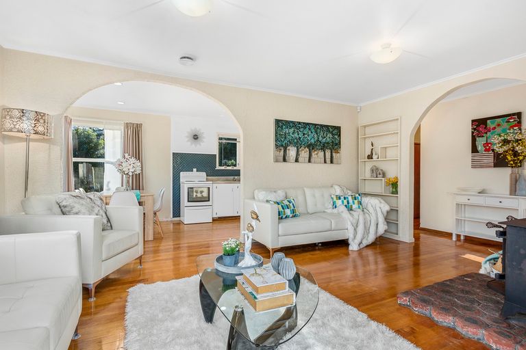 Photo of property in 21 Tagor Street, Glen Eden, Auckland, 0602