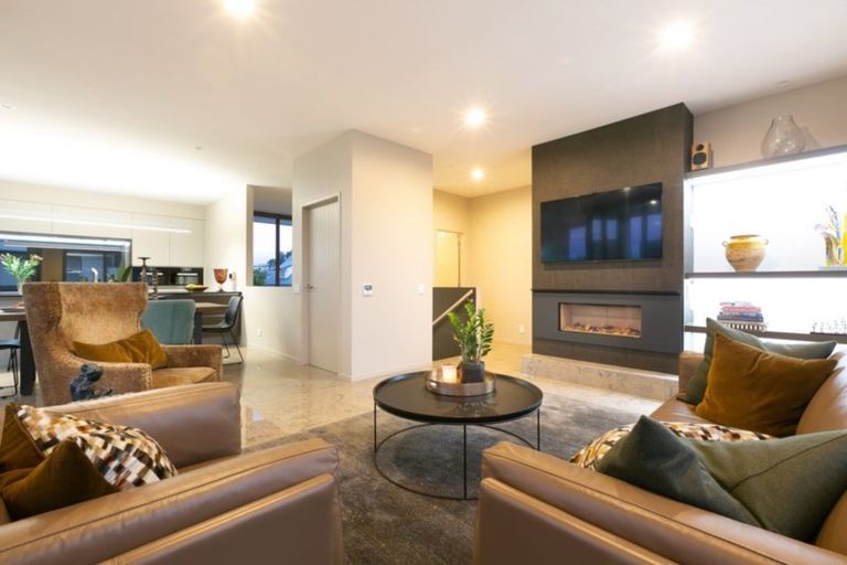 Photo of property in 14 Autere Street, Strandon, New Plymouth, 4312