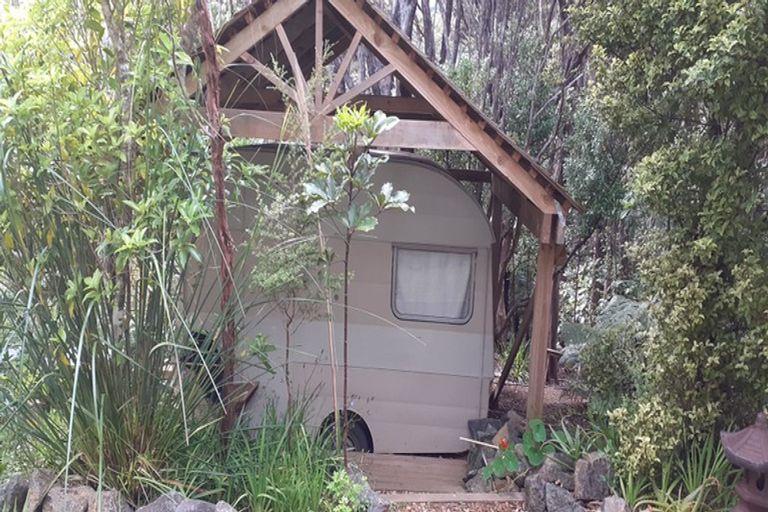 Photo of property in 126 Lone Kauri Road, Karekare, Auckland, 0772