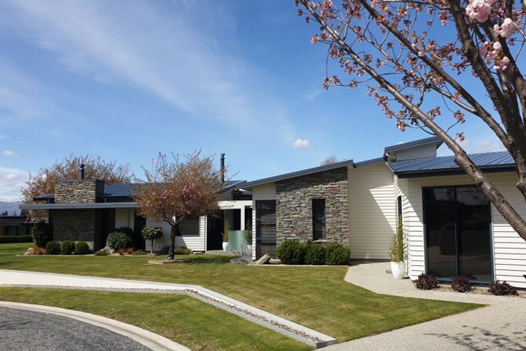 Photo of property in 40 Kelliher Drive, Wanaka, 9305