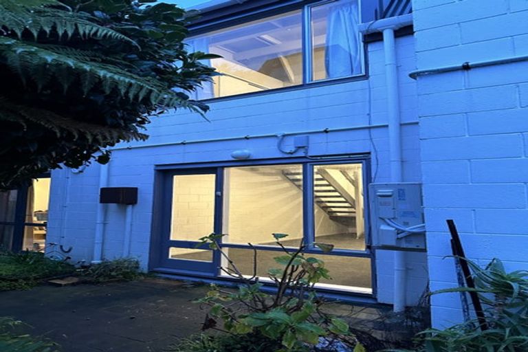 Photo of property in Sherwood Mews, 28y Bidwill Street, Mount Cook, Wellington, 6021