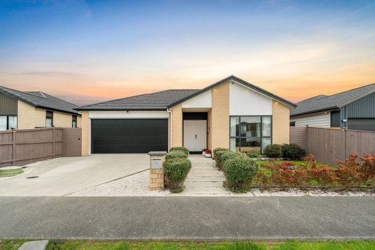 Photo of property in 14 Earlywood Road, Takanini, 2110