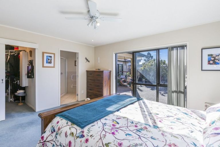 Photo of property in 139 Flanshaw Road, Te Atatu South, Auckland, 0610