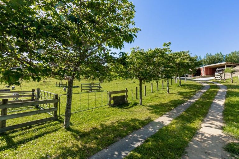 Photo of property in 205 Taylors Road, Otaki, 5583