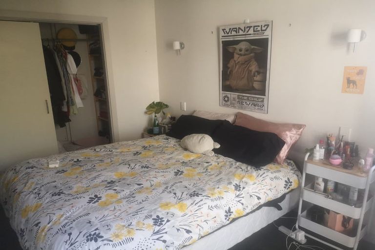 Photo of property in 1 Hadfield Terrace, Kelburn, Wellington, 6012