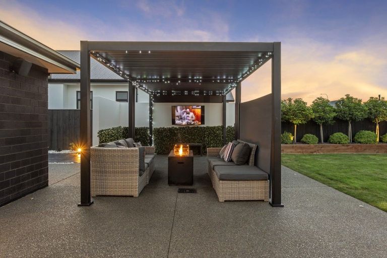 Photo of property in 12 Goldie Drive, Rangiora, 7400