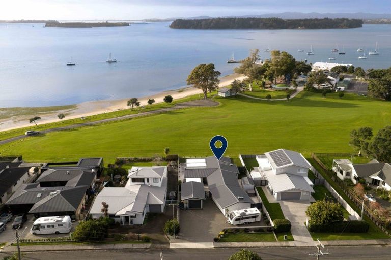 Photo of property in 26 Harbour View Road, Omokoroa, 3114
