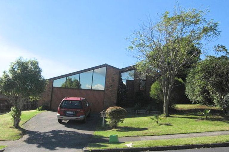 Photo of property in 69 Dalwhinnie Parade, Highland Park, Auckland, 2010