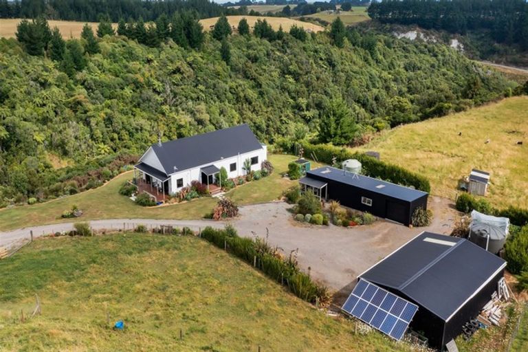 Photo of property in 172 Whakamara Road, Manutahi, Hawera, 4672