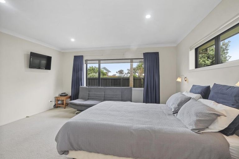 Photo of property in 7 Vela Place, Clarks Beach, 2122