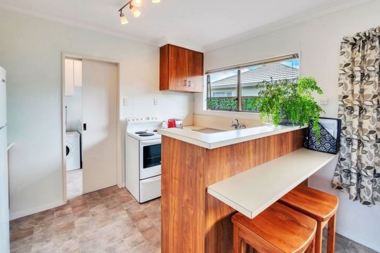 Photo of property in 2/27a Scott Road, Papakura, 2110