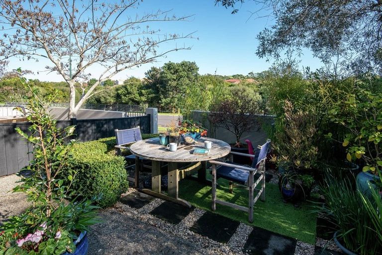 Photo of property in 1/27 Kellaway Drive, East Tamaki, Auckland, 2013