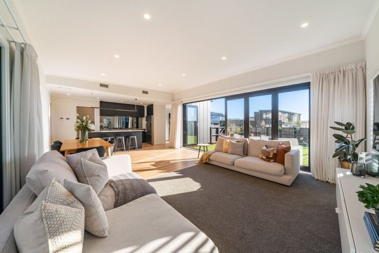 Photo of property in 12 Kaiaho Close, Aotea, Porirua, 5024