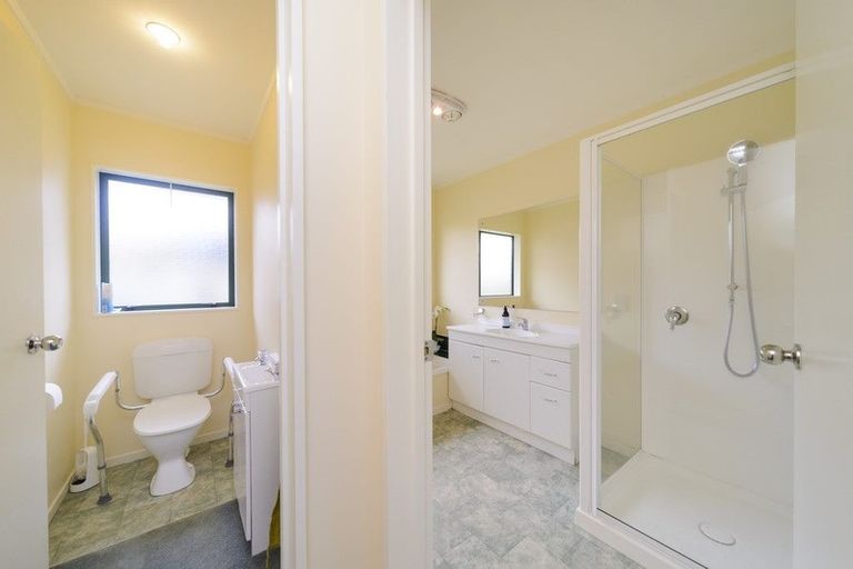 Photo of property in 157 Ruapehu Drive, Fitzherbert, Palmerston North, 4410