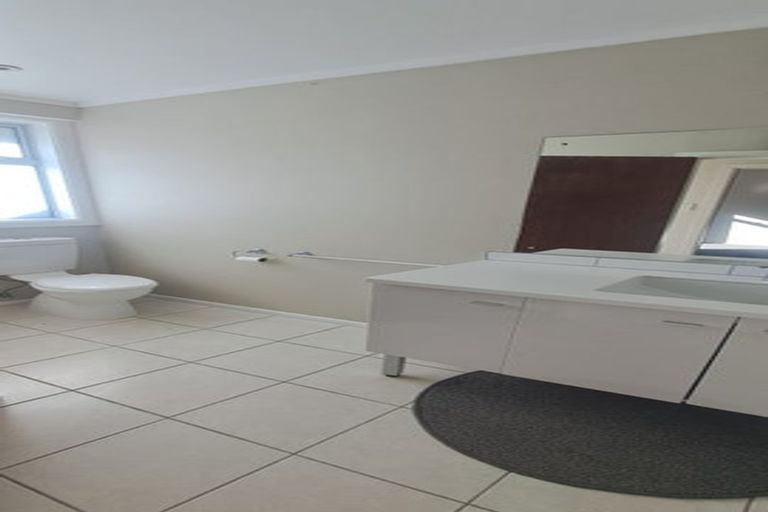 Photo of property in 5 Mulberry Street, Maungaraki, Lower Hutt, 5010