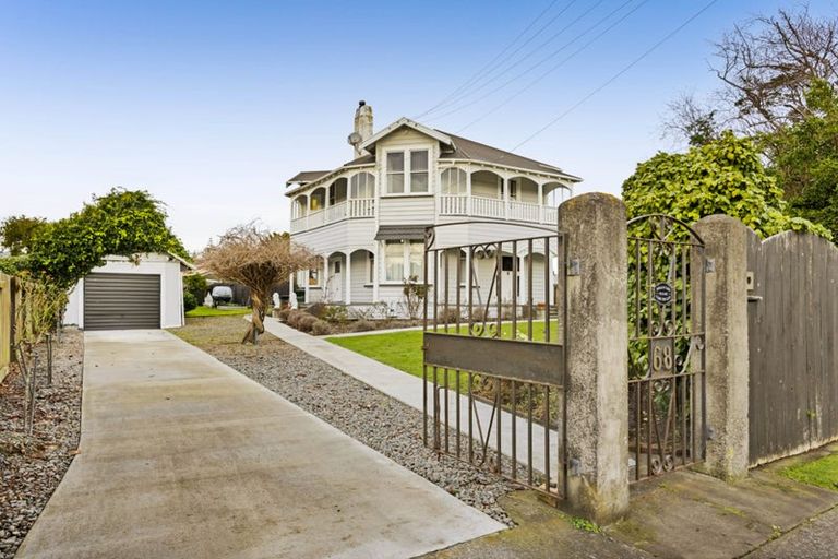 Photo of property in 68 Collins Street, Hawera, 4610