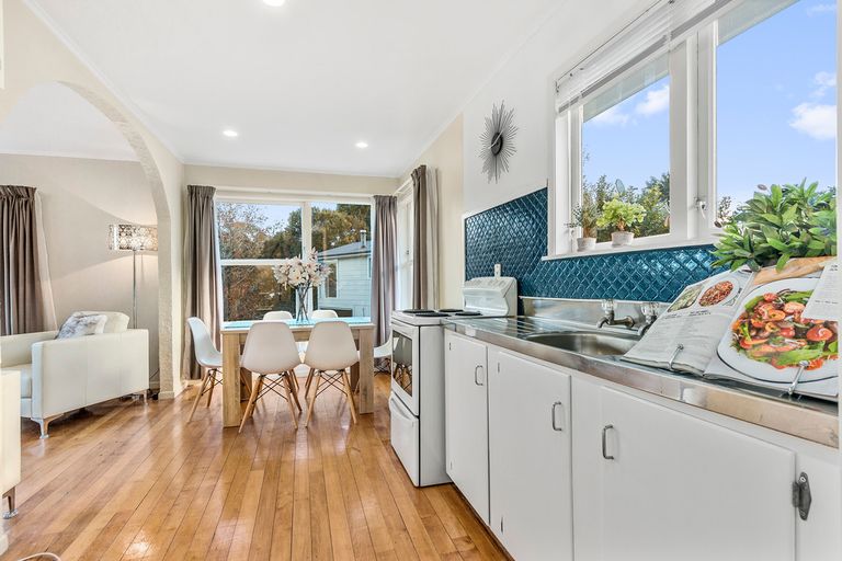 Photo of property in 21 Tagor Street, Glen Eden, Auckland, 0602