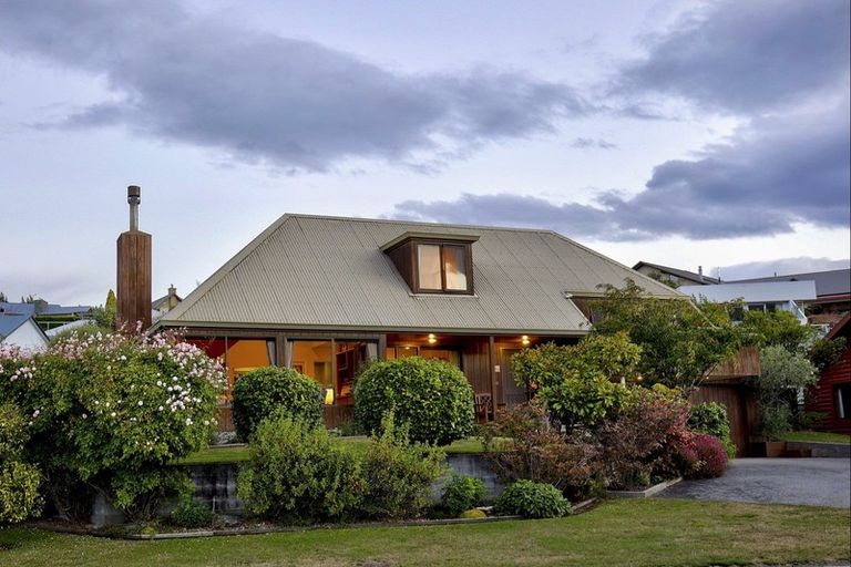 Photo of property in 436 Peninsula Road, Kelvin Heights, Queenstown, 9300