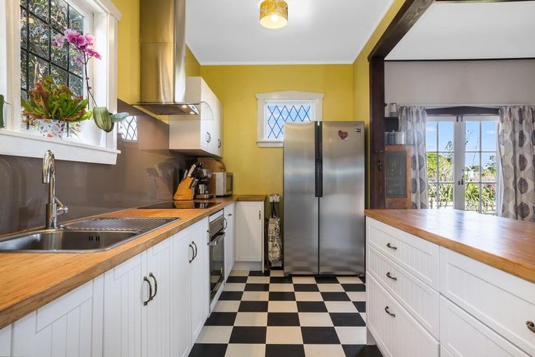 Photo of property in 62 Main Road, Titahi Bay, Porirua, 5022