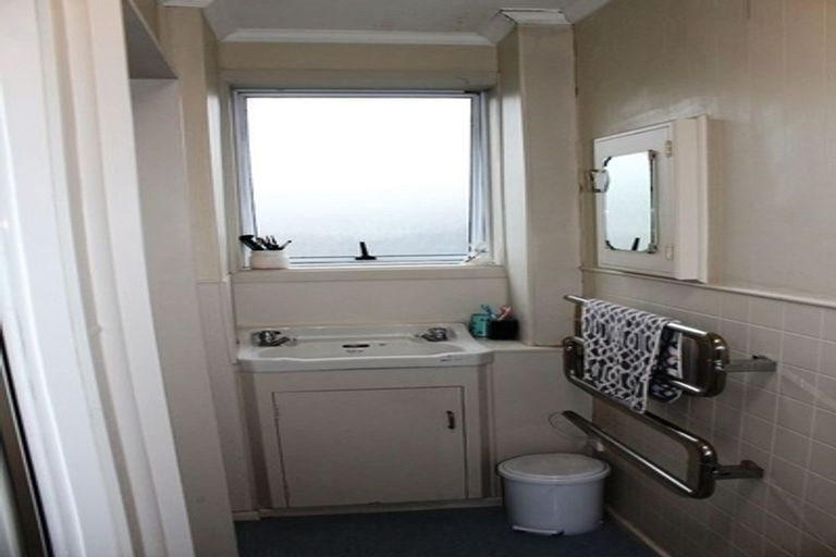 Photo of property in 212 Kaikorai Valley Road, Bradford, Dunedin, 9011