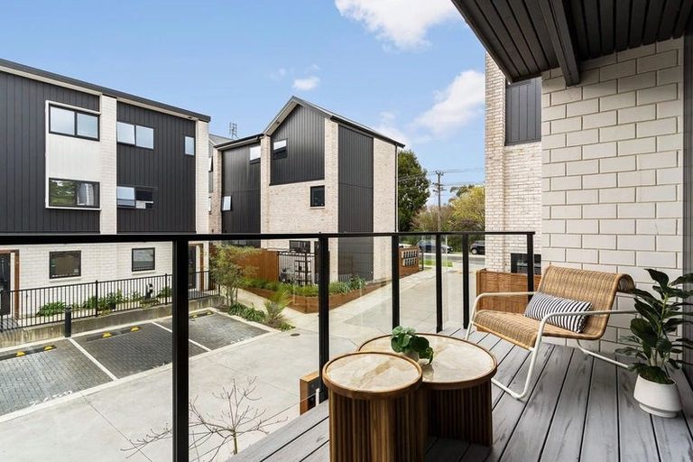 Photo of property in 4/61 Matipo Road, Te Atatu Peninsula, Auckland, 0610