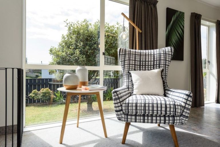 Photo of property in 32 Rutherford Drive, Waikanae Beach, Waikanae, 5036