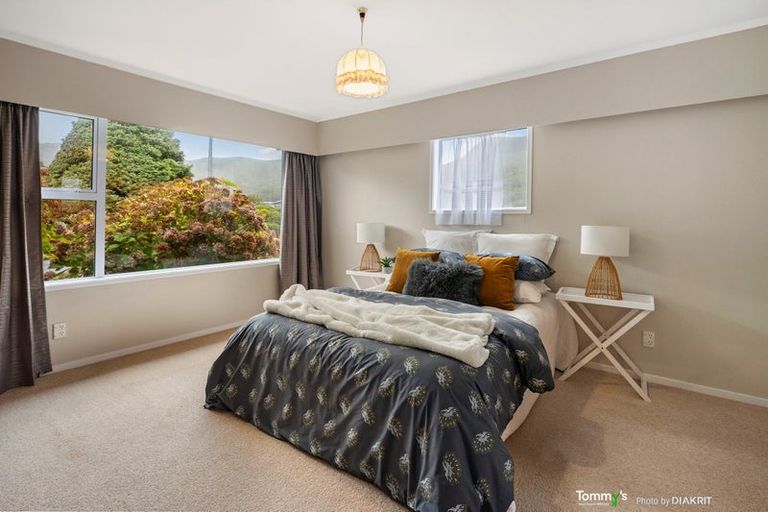 Photo of property in 7 Nuffield Street, Tawa, Wellington, 5028