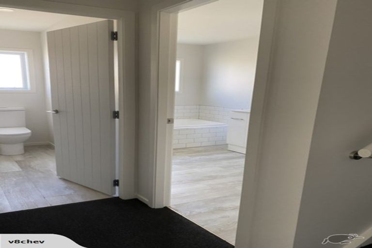 Photo of property in 2 Omaka Place, Aotea, Porirua, 5024