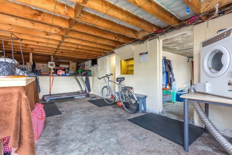 Photo of property in 11 Walden Place, Mangere East, Auckland, 2024