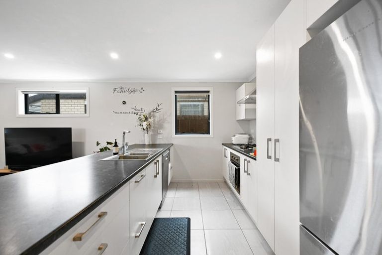 Photo of property in 37 Benjamin Avenue, Rototuna North, Hamilton, 3210